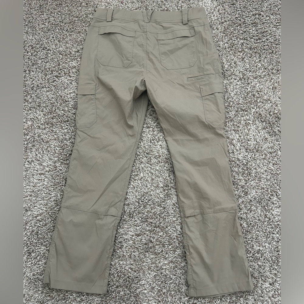 Duluth Trading Pants Womens Size 16x33 Beige Roll-Up Cargo Dry On The Fly - Picture 7 of 8